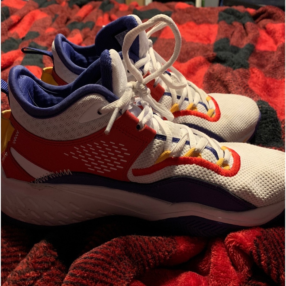 Fila Energized men’s basketball shoes